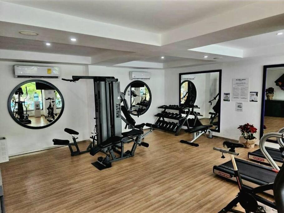 Stunning 1 Bdrm Condo Gym-Pool 10 Min To The Beach & Quinta Av Πλάγια Ντελ Κάρμεν Εξωτερικό φωτογραφία